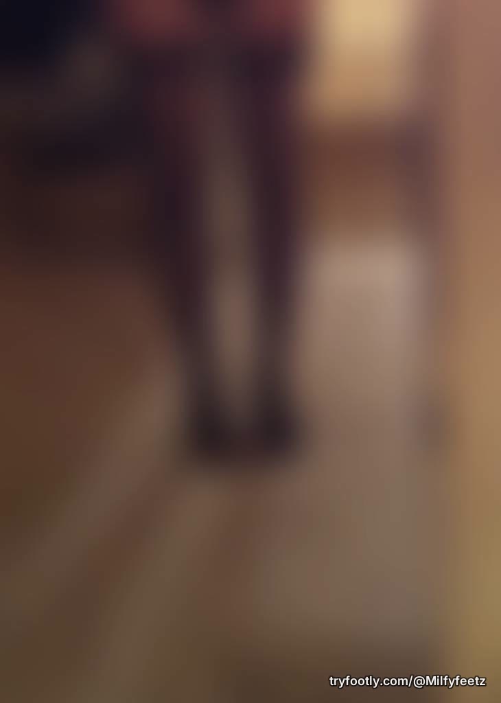 I have soo much special content for my first subscriber… who’s it going to be? 🍆💦🦶🦵