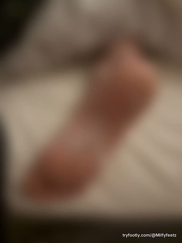 Omg my husband came home and had his way with my feet… you have to see this!! 🍆💦💦🦶