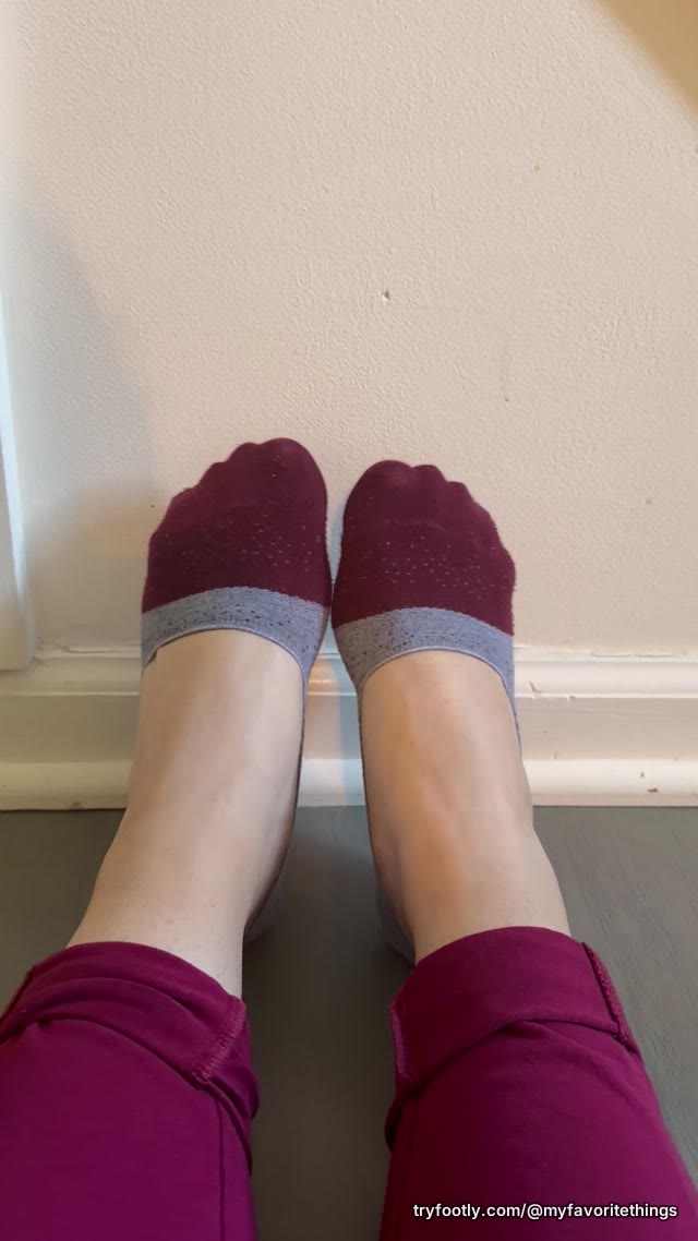 👀 what’s underneath 🦶🦶