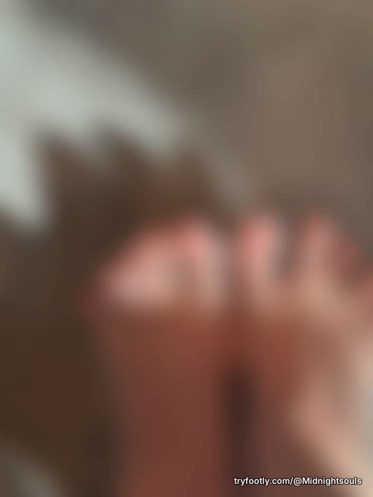 Toes and toes and 🍈🍈
