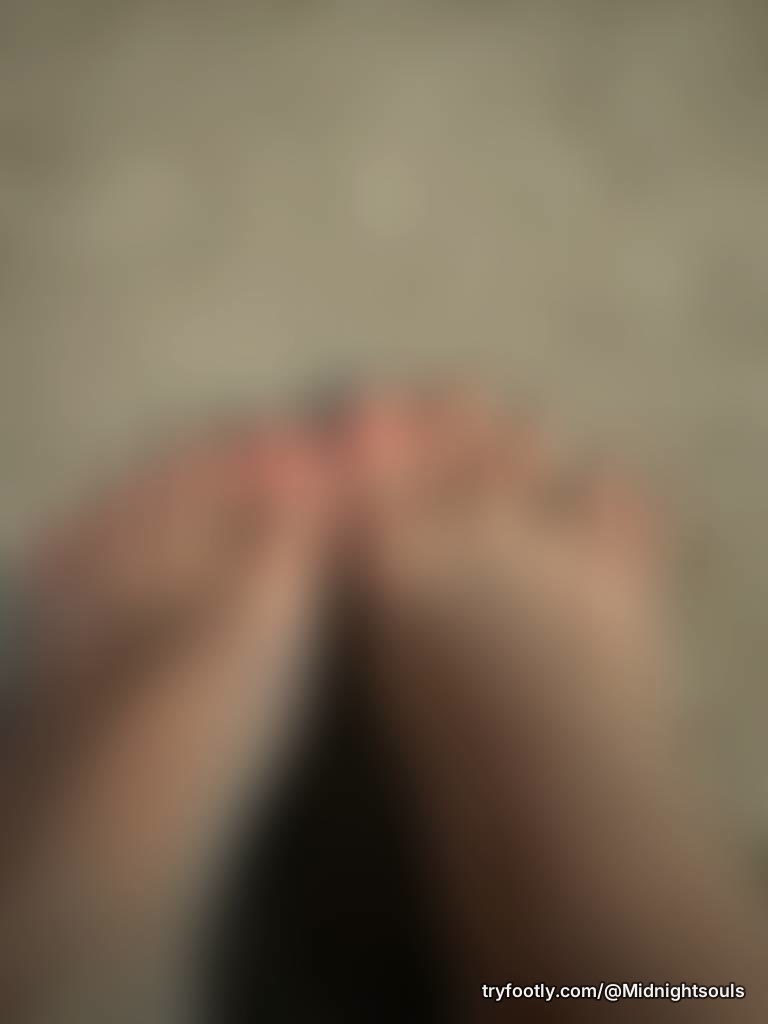 Toes and some yitties