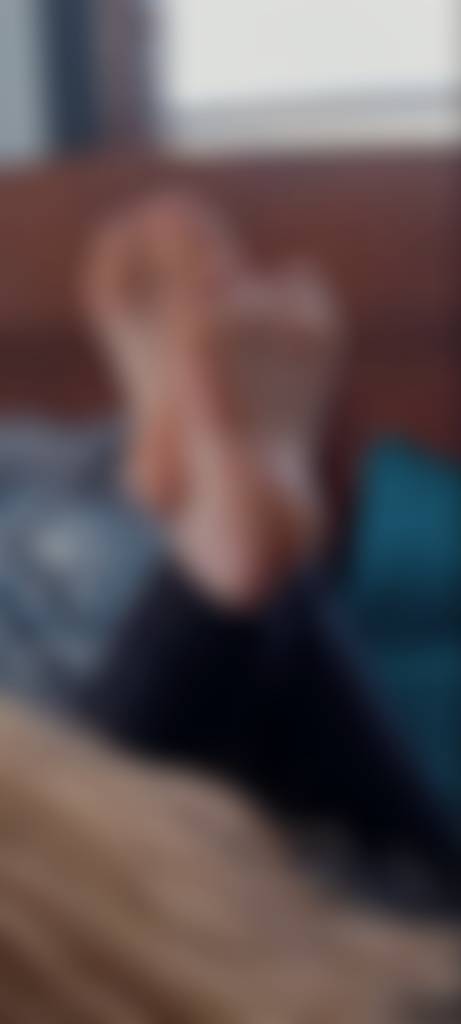 Bottoms arches and spreading toes
