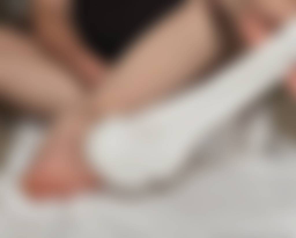 Peeeeeeling that fluffy white sock off my size 17 giant... 👀