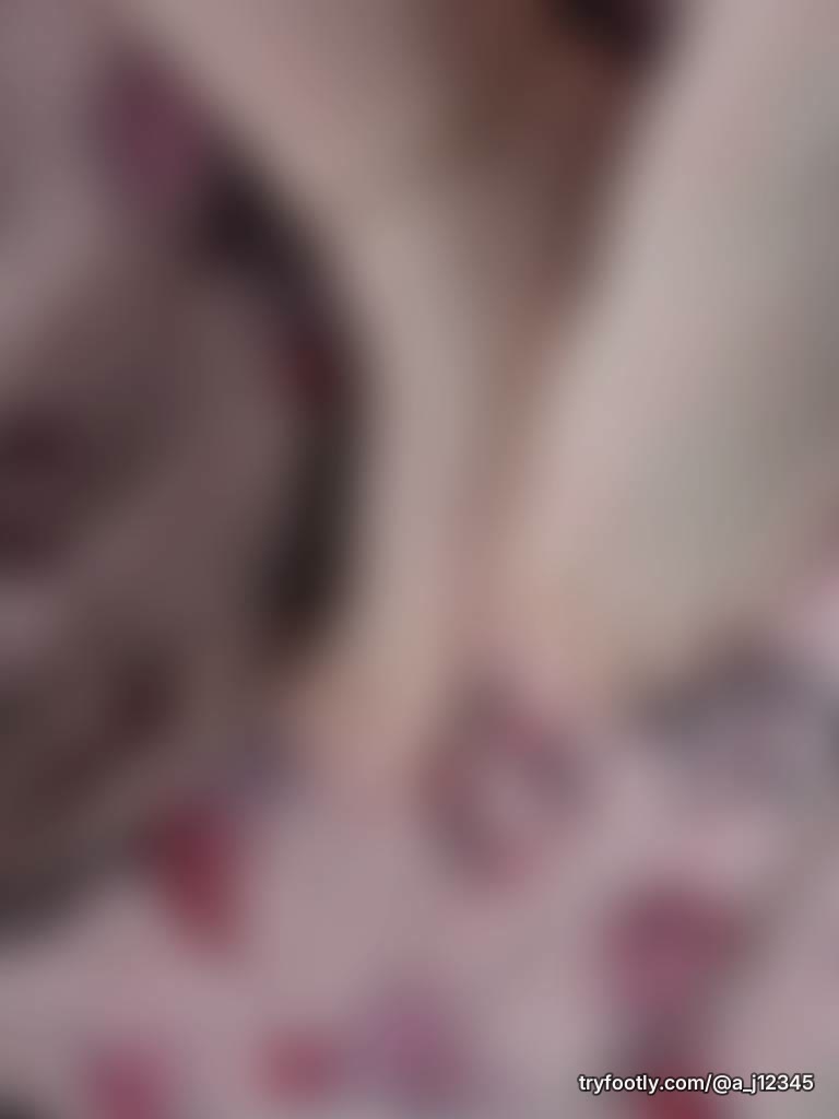 New to this. Tell me your favorite way to see feet.