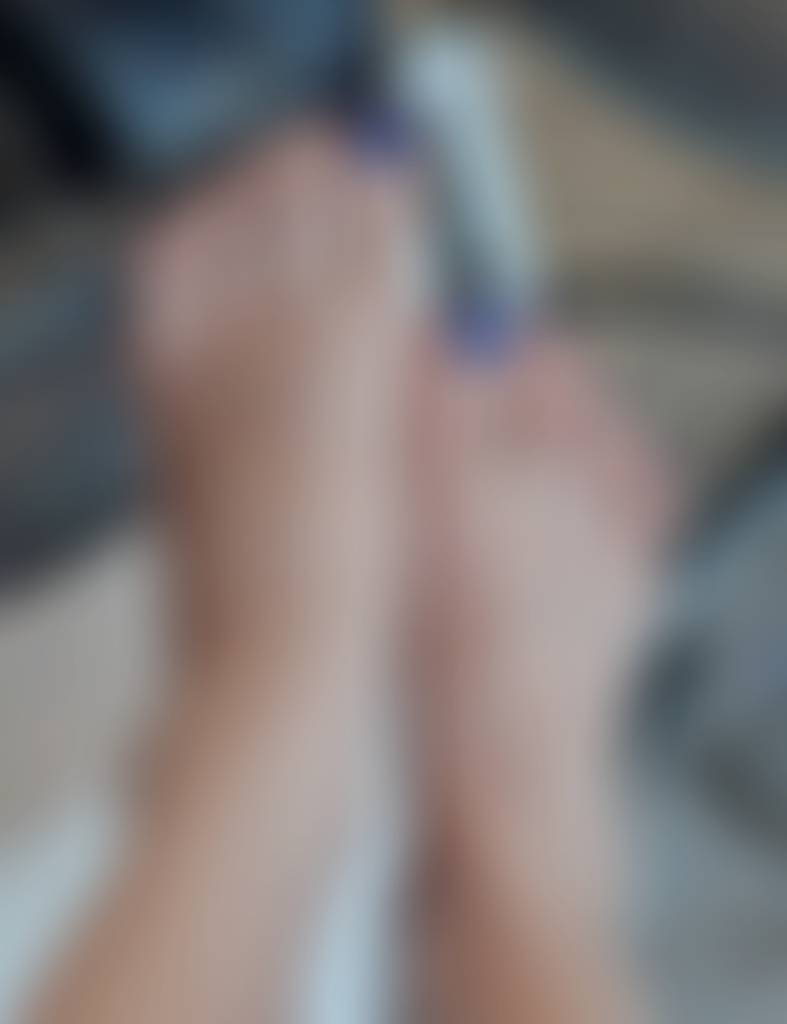 A recent pedicure. Anyone want to fund the next piggy dip? 😜