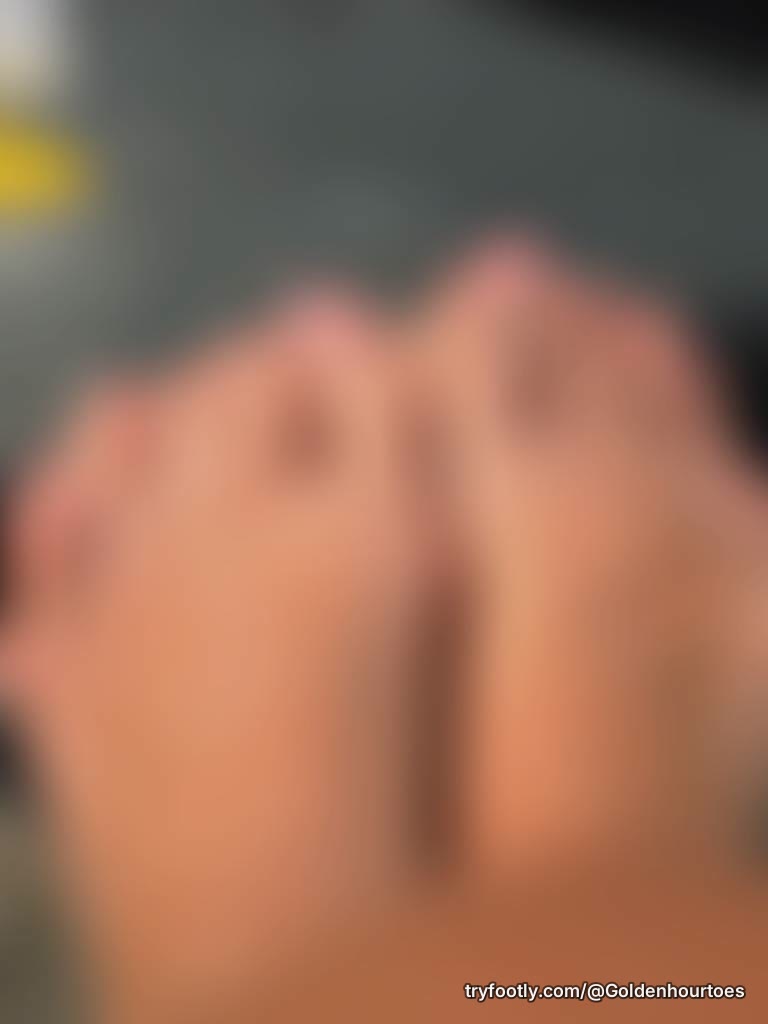 Toes are holding on for dear life!!