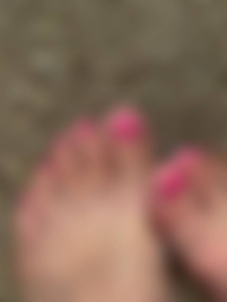 “Warm sand + barefoot freedom.”