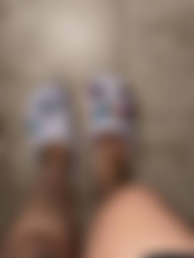 You guys like my charms? 🩷😘 #crocswithoutsocks #luckycharms #latina #toes #cloud9