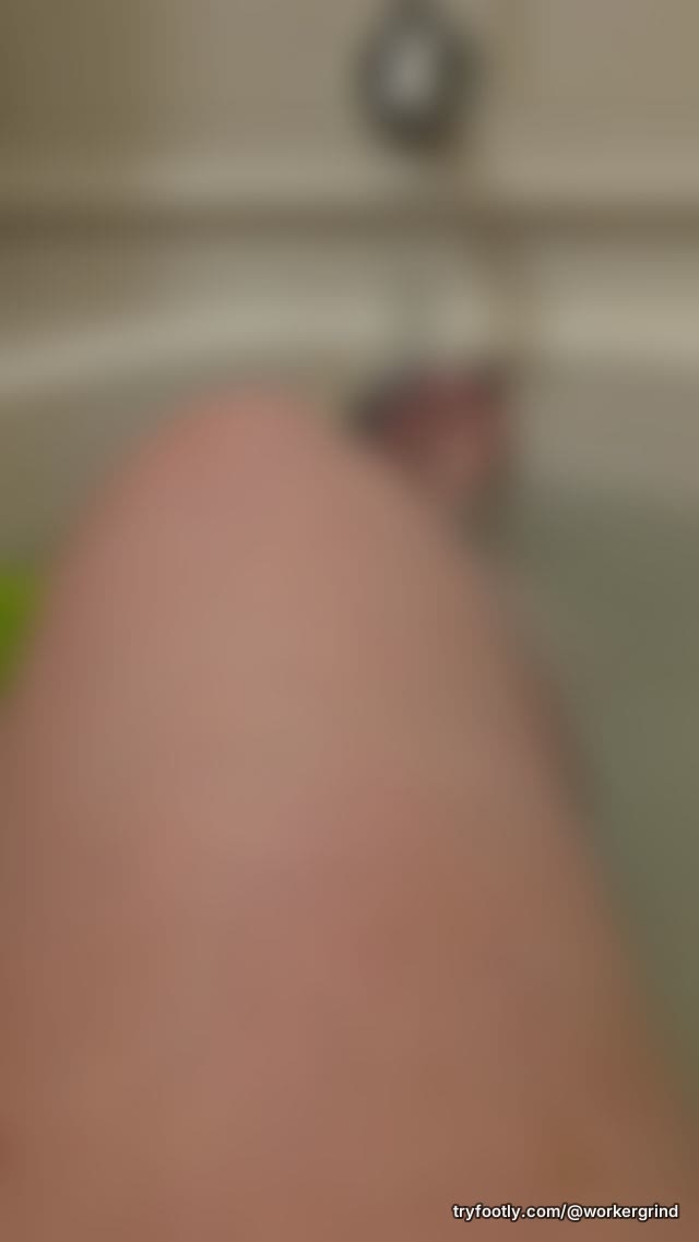 Hmm. My feet are sore.... hear that nice crack?