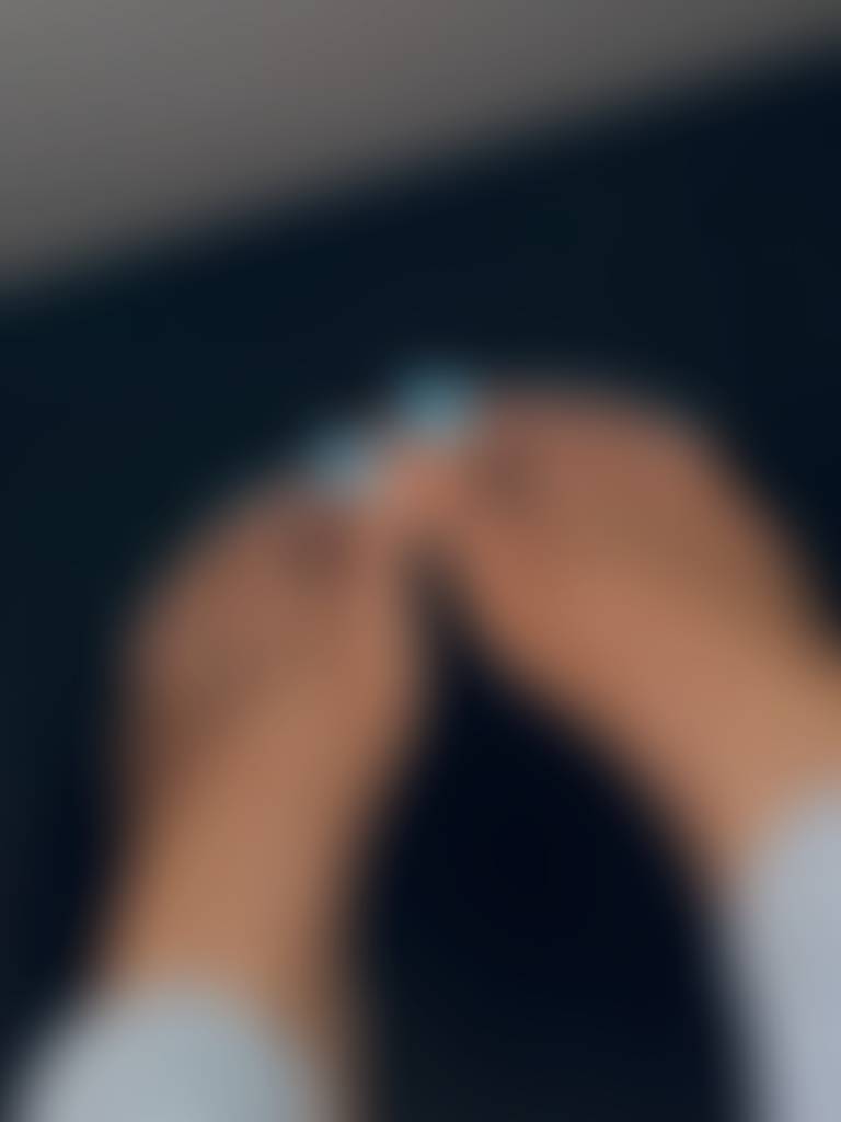 💋 Don’t be shy… message me. I don’t bite. 😉
