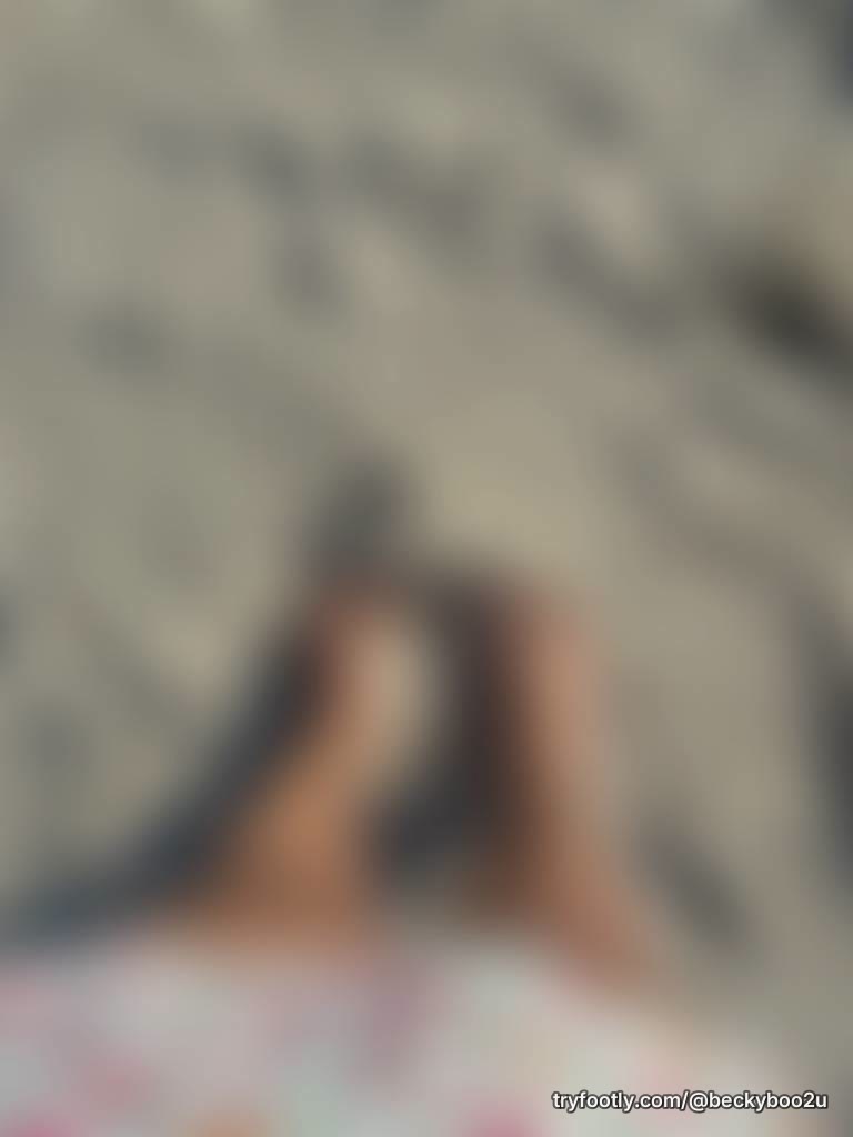 Toes in the sand 🌊