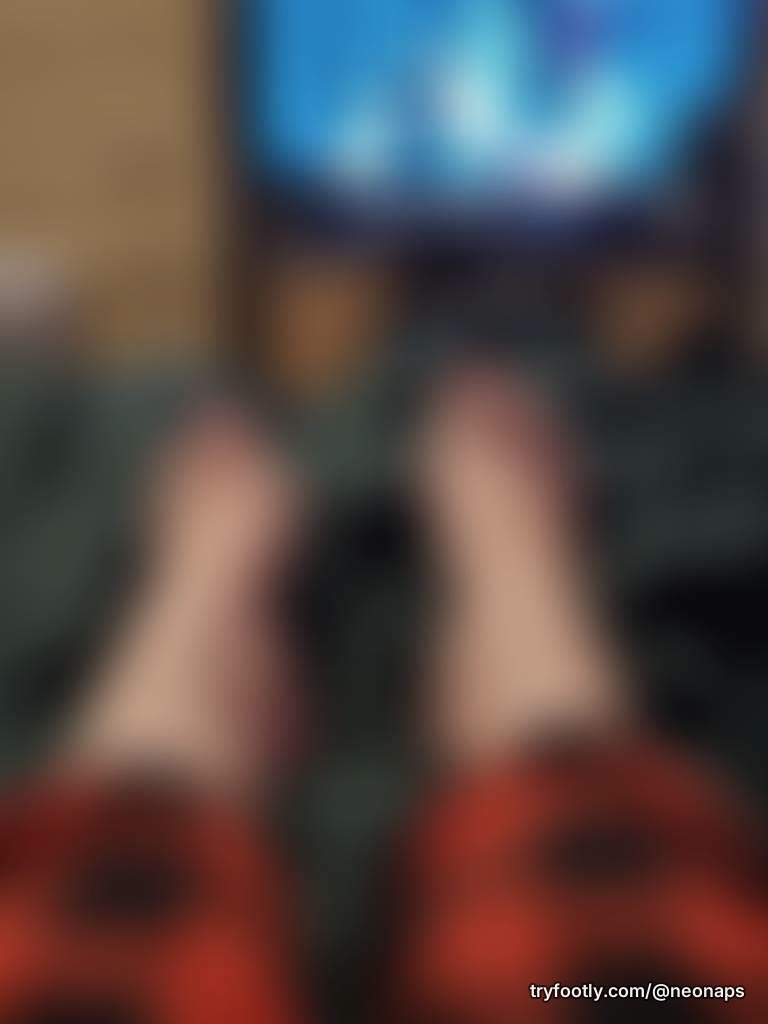 Just got home from work, I need a pedicure for my feet 🥲😮‍💨