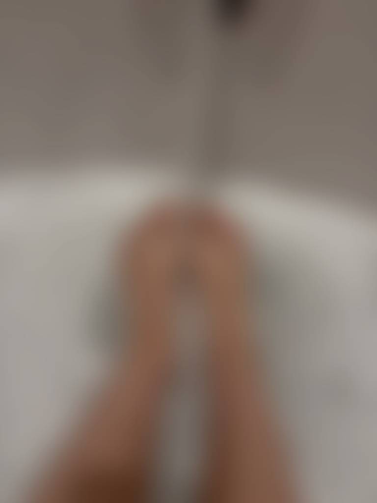 squeaky clean toes 🧼