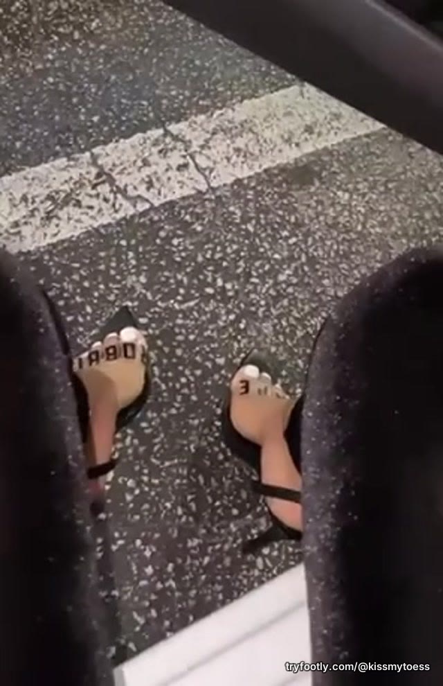 pretty soft feet + pretty white toes 🫦