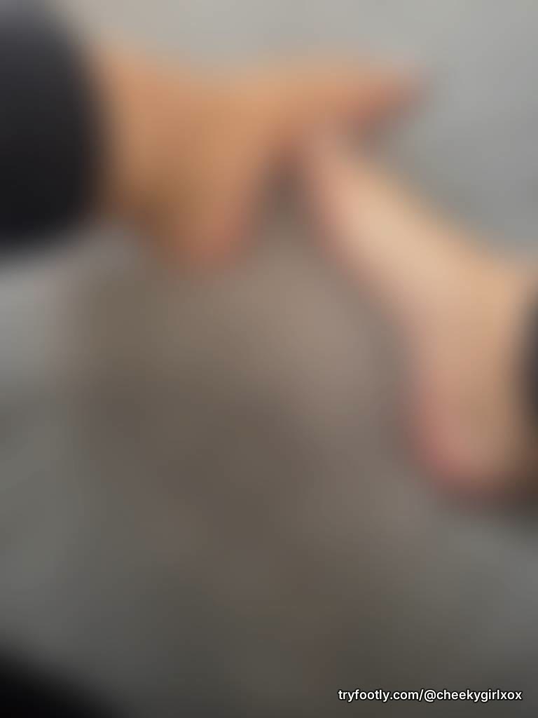 Send you requests in 😝🦶🏻
