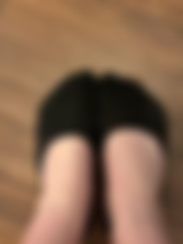 No shows, tight and a little Peekaboo, more in sec vid just DM me😉💕💕