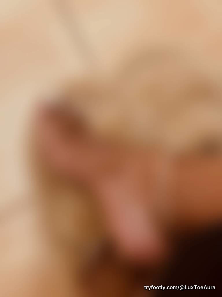 “Would you stay or stare? 🤍”