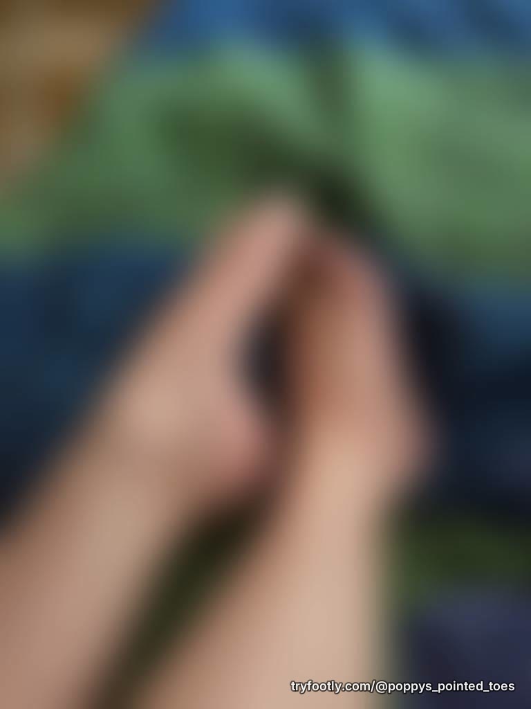 New here ☺️ don’t be shy, say hi! I am just relaxing in bed