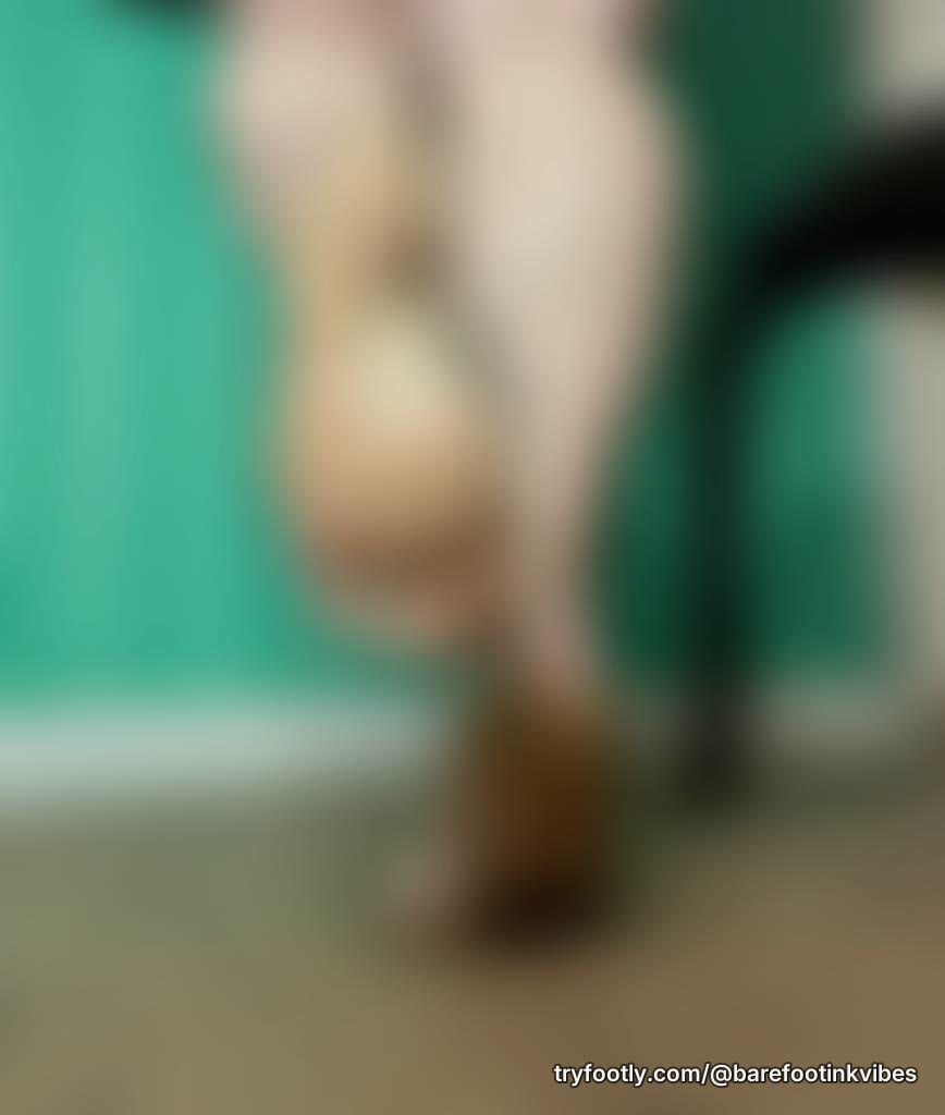 Daddy I need a Pedicure!🥺💚 Toes for Tips ! 💸💅