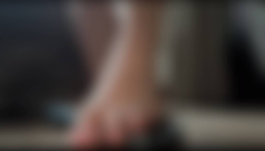 Let’s get sensual👀 I love the feeling of different textures on my little size 5s Open to c