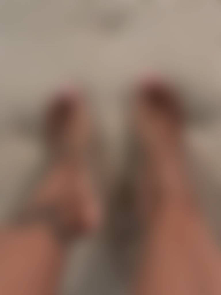 First look… be nice 😌👣 Tell me what you think 💕