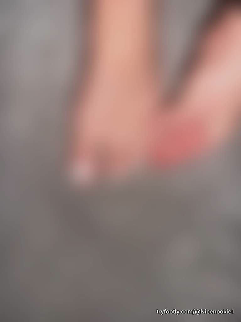Do you want to see a slight spread of the toes 🥰