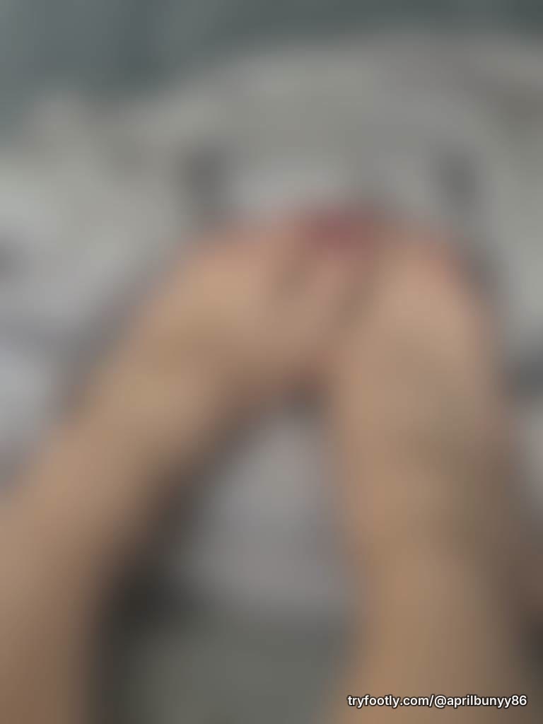 Thinking about changing the nail polish? What colours should I try? ☺️🥺