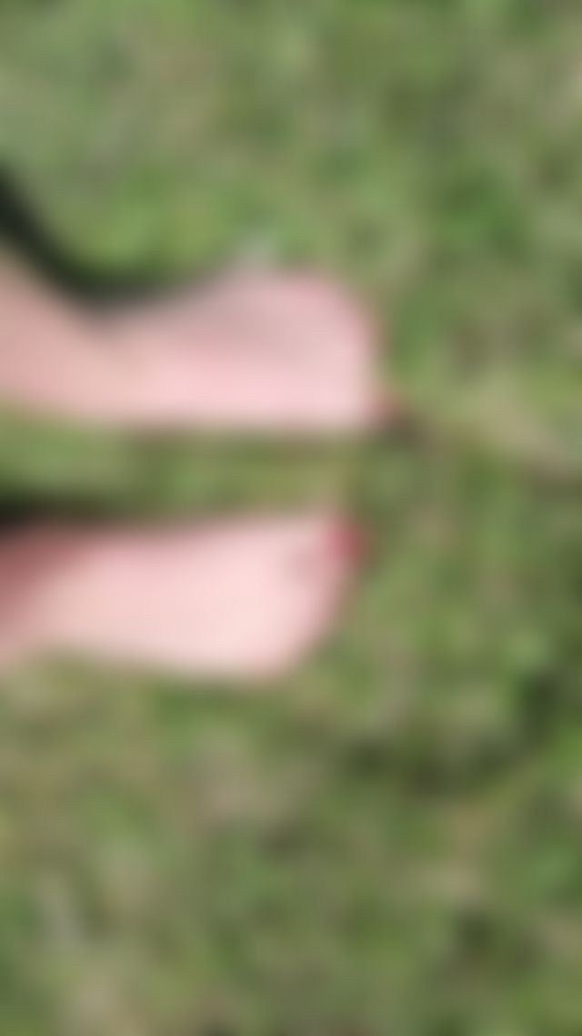 love the feeling of fresh grass in my toes 👣☺️