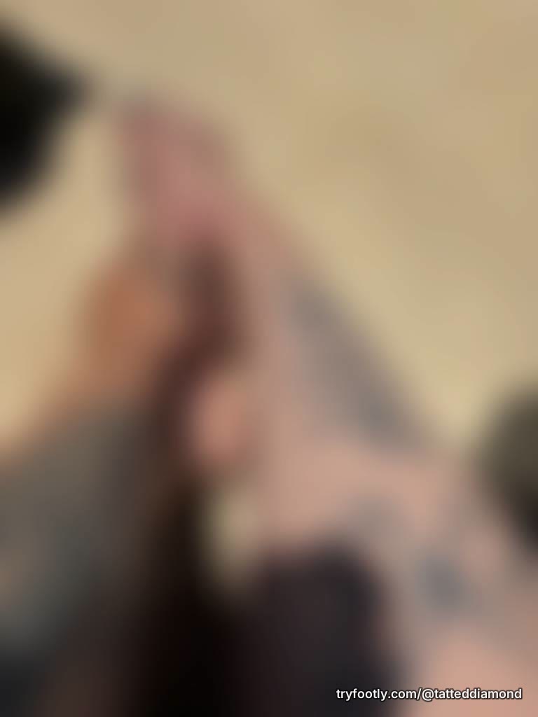Show your girl some love ✨🦶🏼🥰