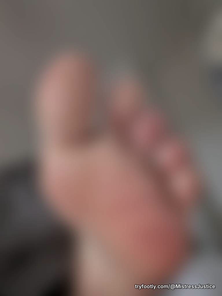 Some au natural toes for you. Message me with what you want to see.