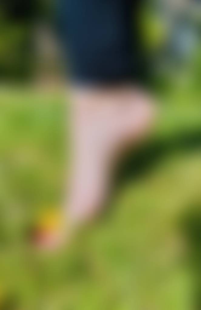 I love the feeling of grass under my bare feet 🥰🥰
