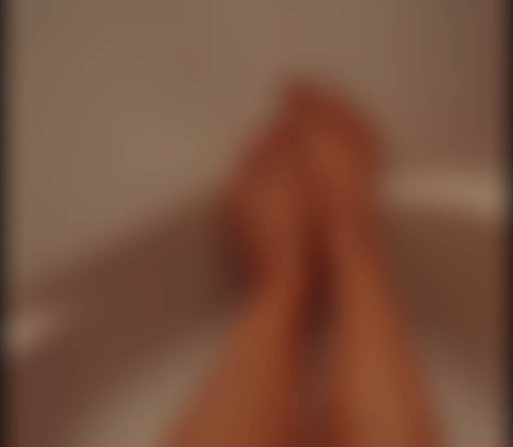 Tell me all your foot fantasies and I will fufil them for you 🧁🦶🍯🤤😉💋 Subscribe and let me