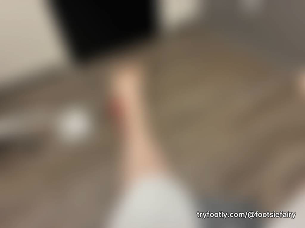 Spreading wide for you ❤️ DM me for customs and more<3
