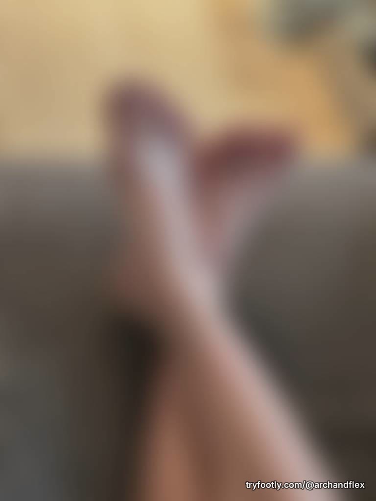New couch vibes #malefeet #higharches #ruggedfeet #ruggedsoles