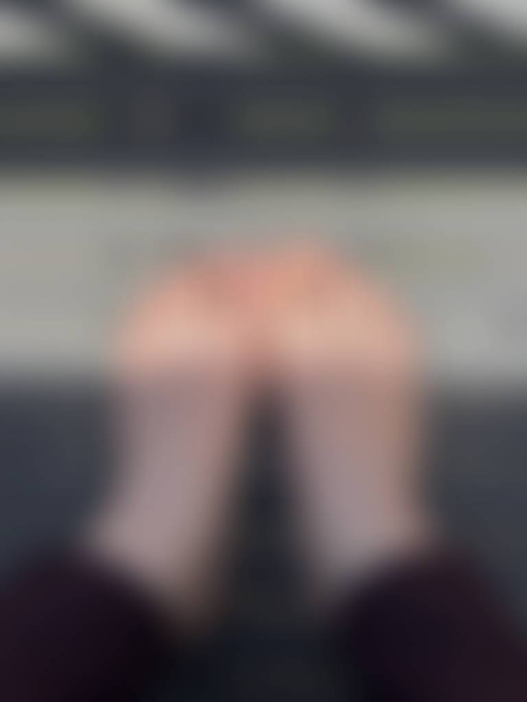 toes getting some vitamin d ;) where should i take photos of my feet outside next?
