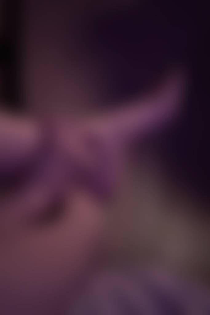 Peak-a-boo 💗 Just a little tease to keep you intrigued now that i’m here ;)