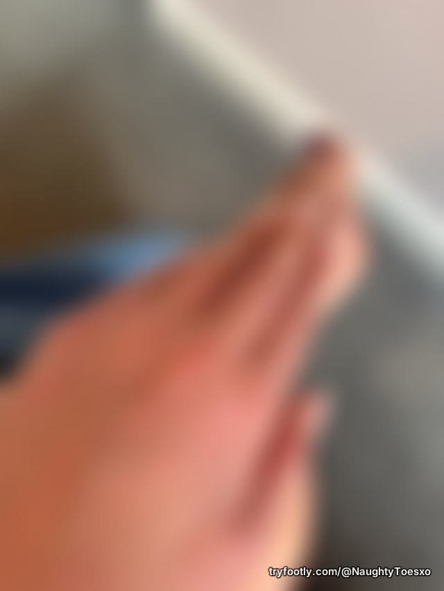 Come and rub me 🤤😈🦶