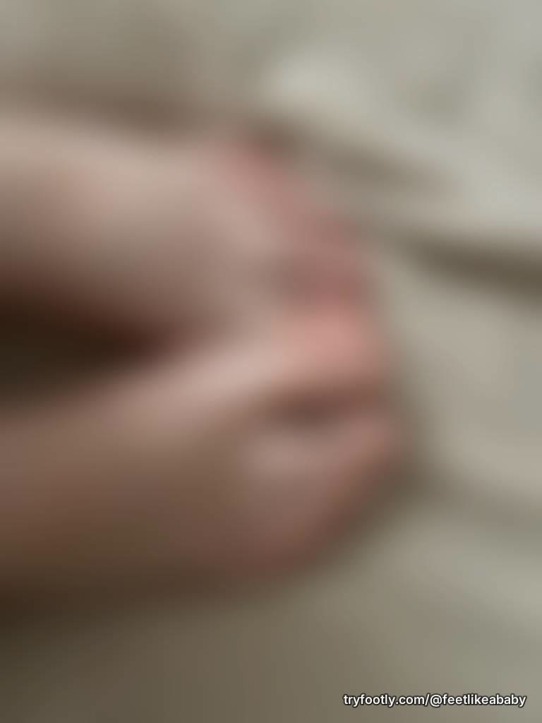 You want a close-up? Dm me daddy ❤️‍🔥😍