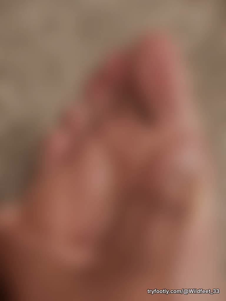 Feet for days
