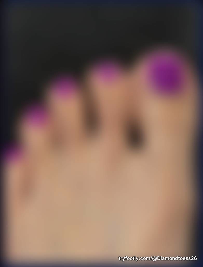 Purple toes, my favorite color! 💜