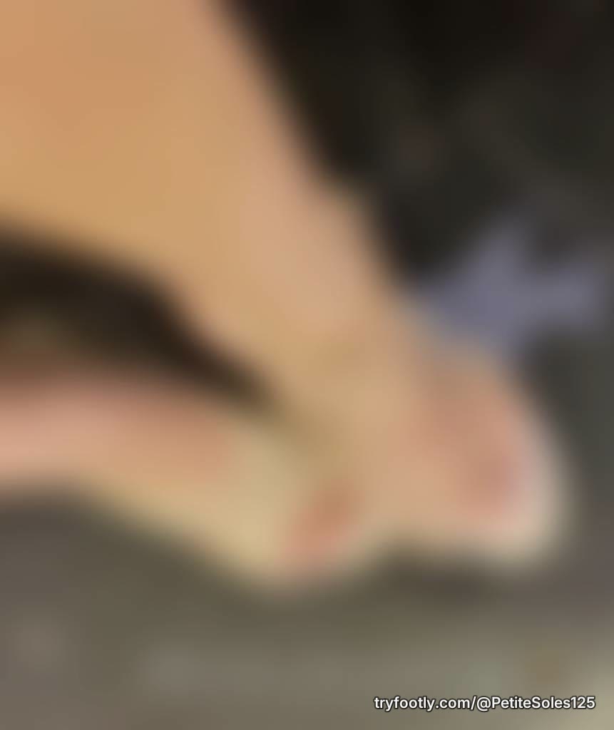 Elegance in every detail 🤍 DM for exclusive content 💕