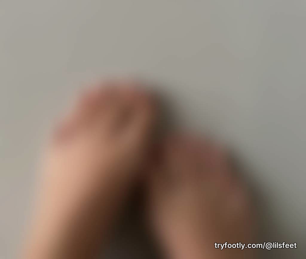 👣👣
