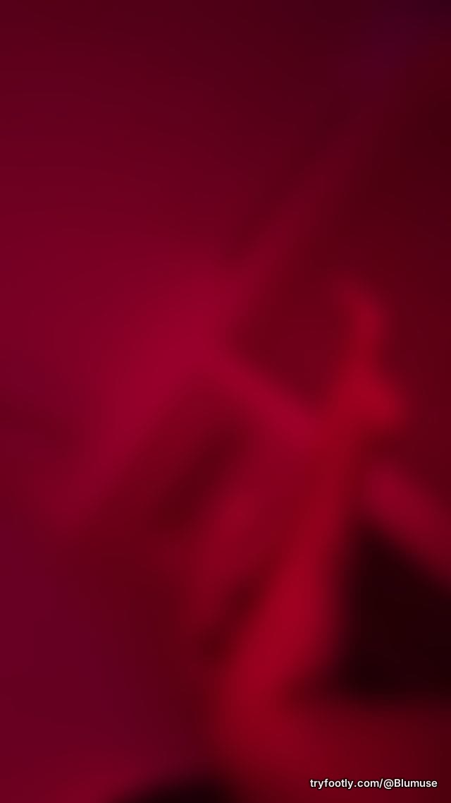 I love to be stroked in red lights