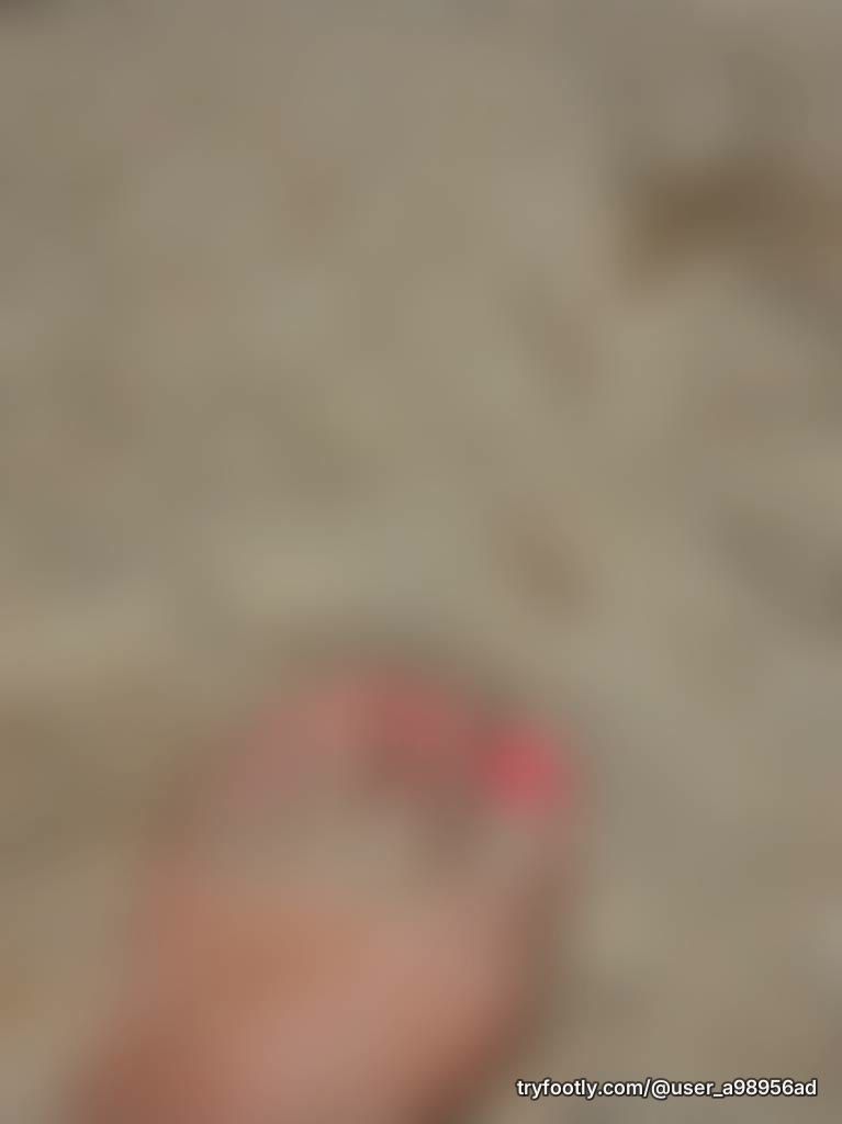 Sandy toes!