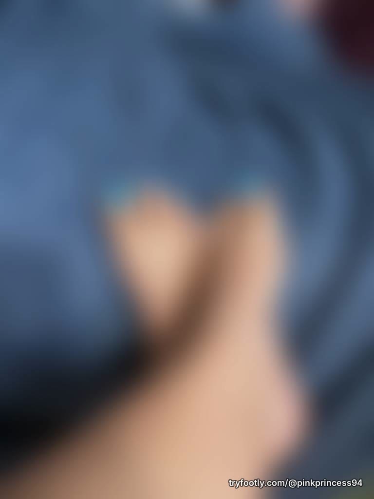 These are hard working feet 🥺