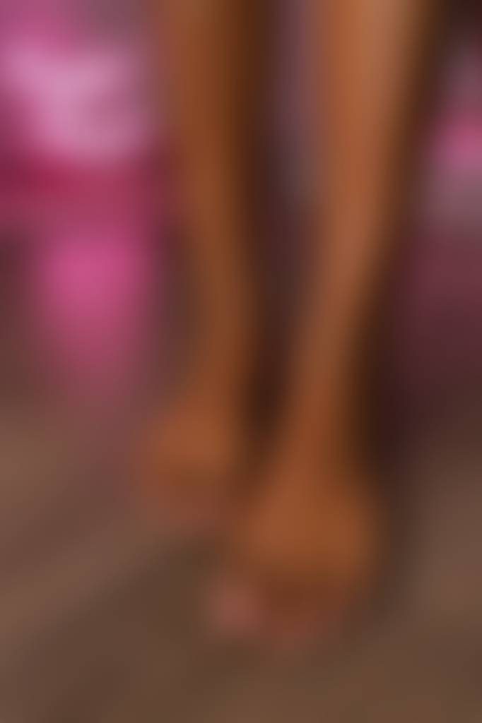 DM me for custom content 😏