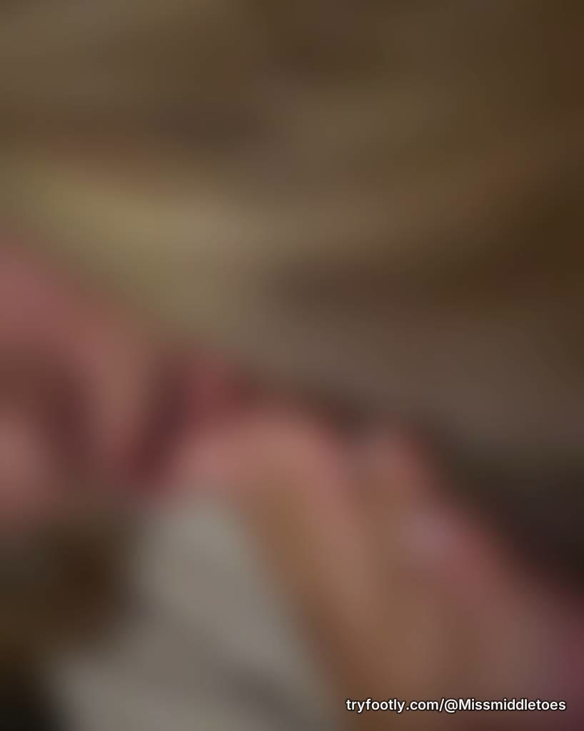 very exclusive pics👣🫦 don’t wanna miss!