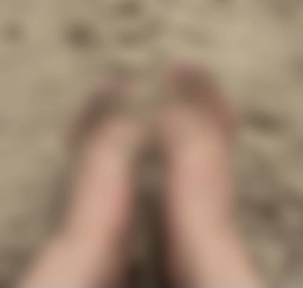 Sandy toes!