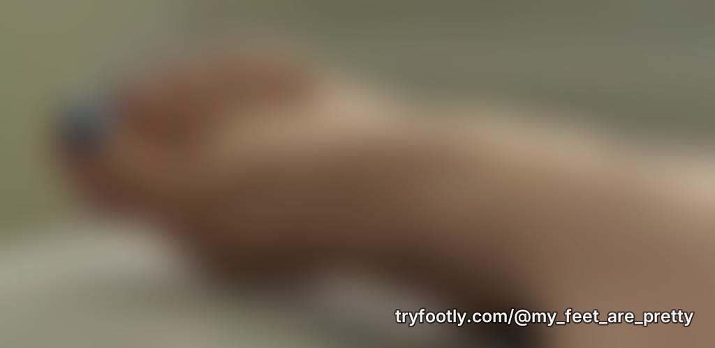 Preview of what my toes look like with solid color #EgyptianFeet #CuteFeet #RequestABundle