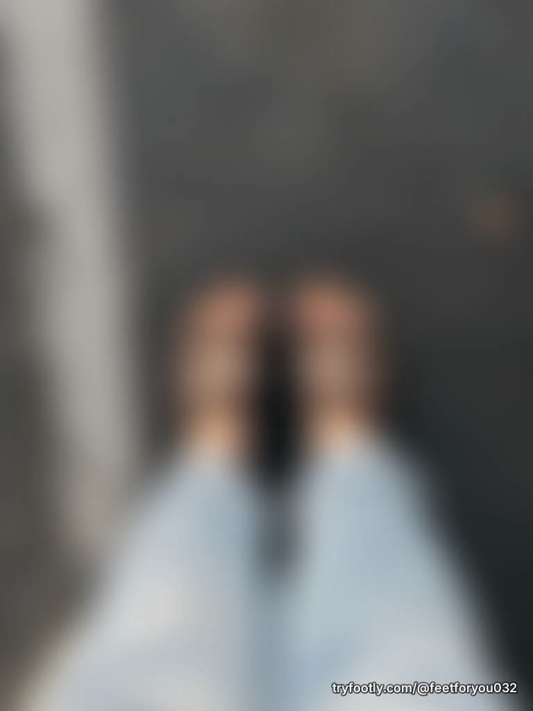 A moment for my new sandals! 🤭